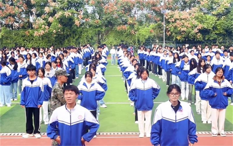 吉安理工學(xué)子課間操 元?dú)鉂M滿的精神太棒了